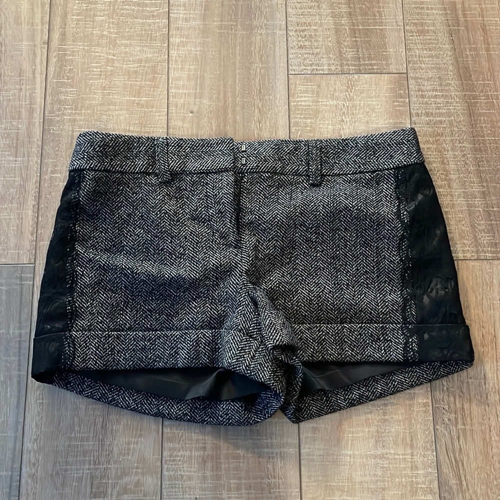 Size 4 women’s express black and grey shorts